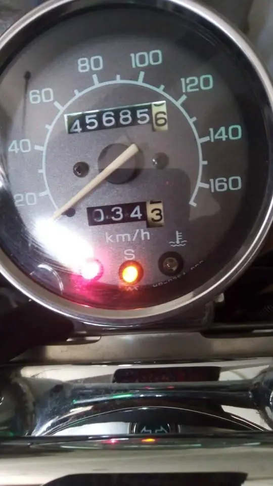 Honda Shadow 600 2001 — 45 mil km, com alforges