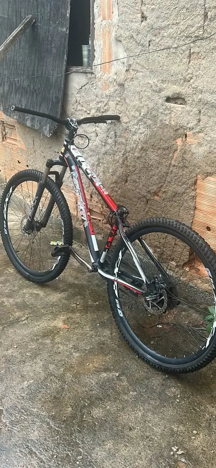 Bicicleta nova à venda — troco por montadinha