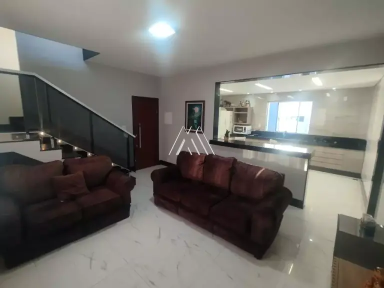 Cobertura exclusiva no Belvedere em Itaúna!