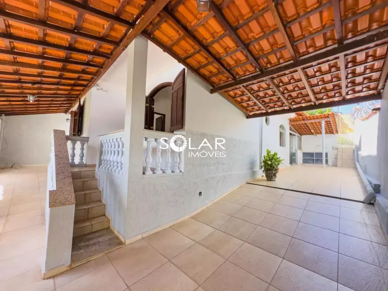 Casa a venda no bairro Itaunense — 3 quartos, 172 m²
