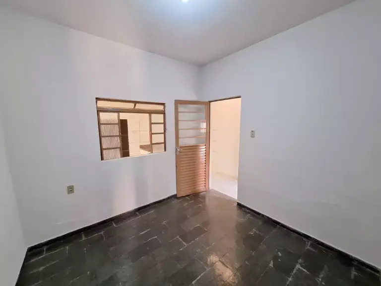 Barracão para aluguel com 2 quartos no Lourdes