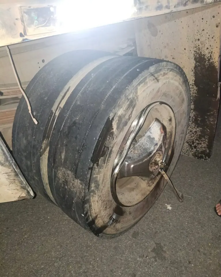 Motociclista de 22 anos fica ferido em acidente na MG-050 em Itaúna