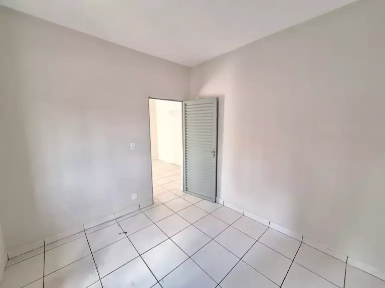 Casa com ótima localização — 3 quartos para alugar no Centro