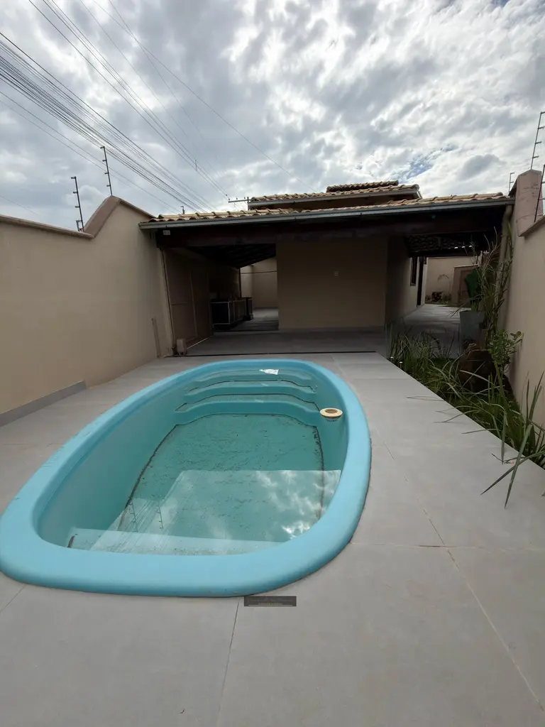Casa com piscina no Residencial Santanense – 3 quartos