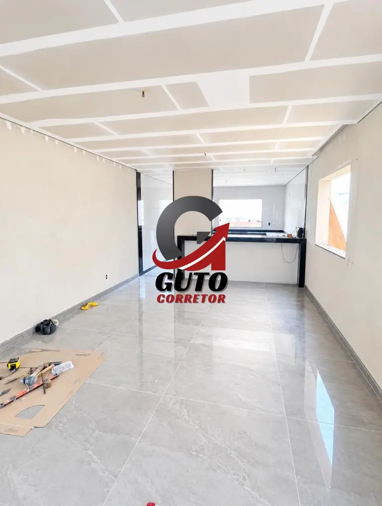 Casa semiacabada à venda no bairro Sion