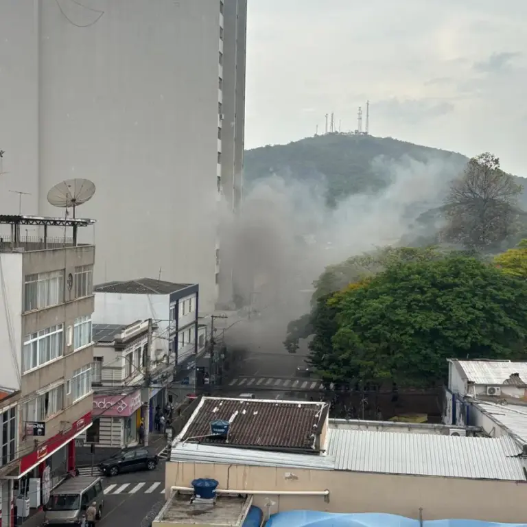 Incêndio atinge lanchonete no Centro de Itaúna