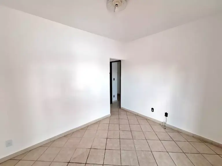 CASA COM ÁREA GOURMET — Casa 3 quartos para alugar no Jadir Marinho