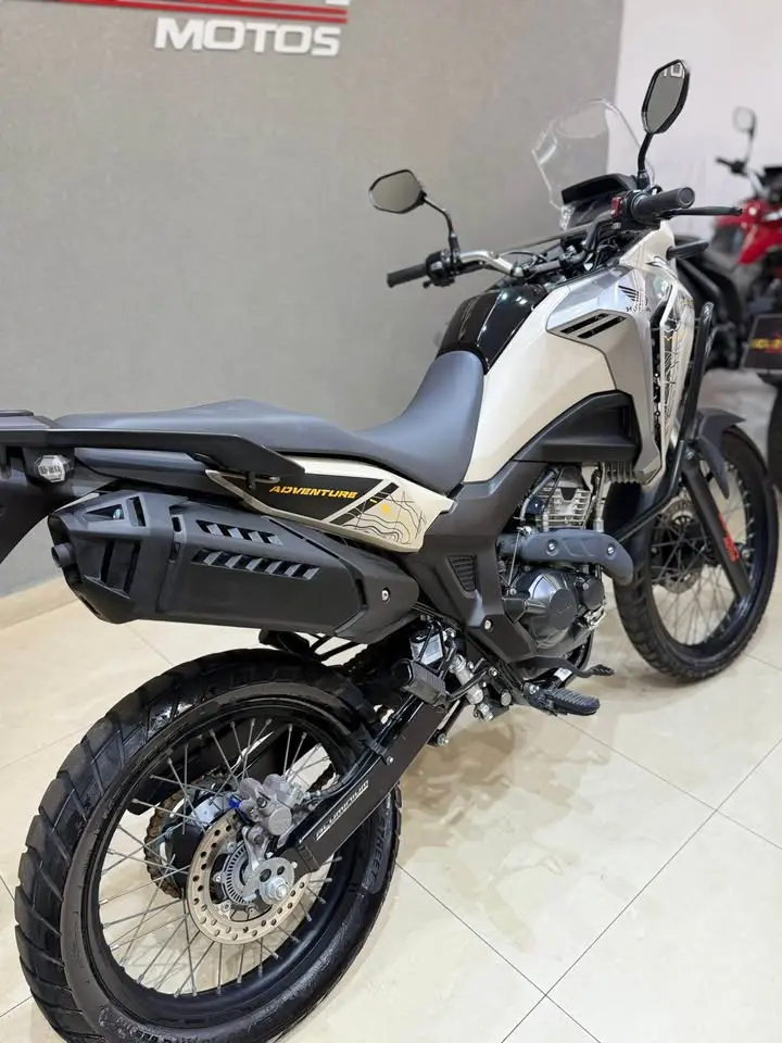 Honda XRE 2025 Sahara Adventure — 11 mil km, único dono