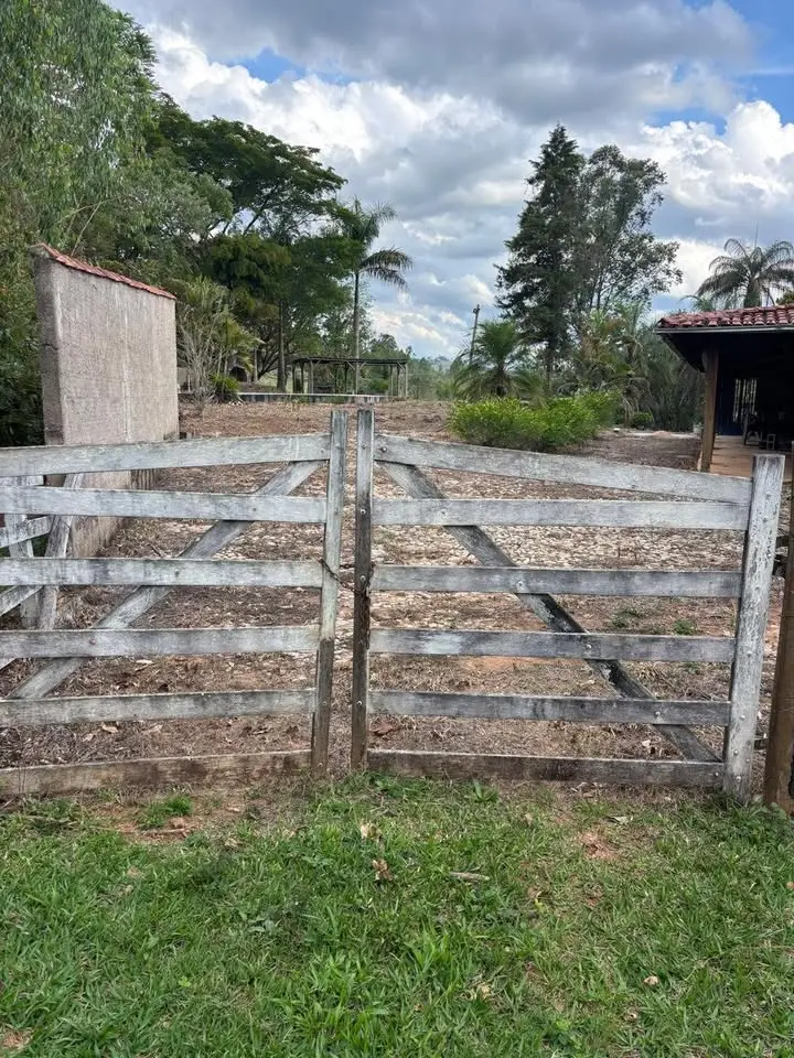 Chácara 9.000 m² com lagoa e piscina no Córrego dos Soldados