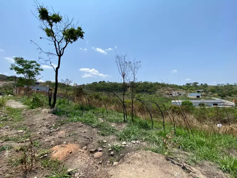 Lote 300 m² à venda no João Paulo II