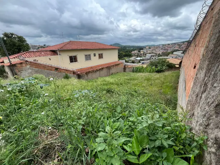 Lote 390 m² à venda no Parque Jardim Santanense
