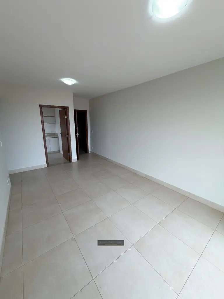 Apartamento 2 quartos com área externa no Centro