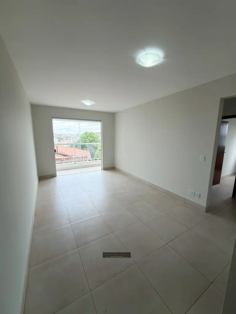 Apartamento 2 quartos com área externa no Centro
