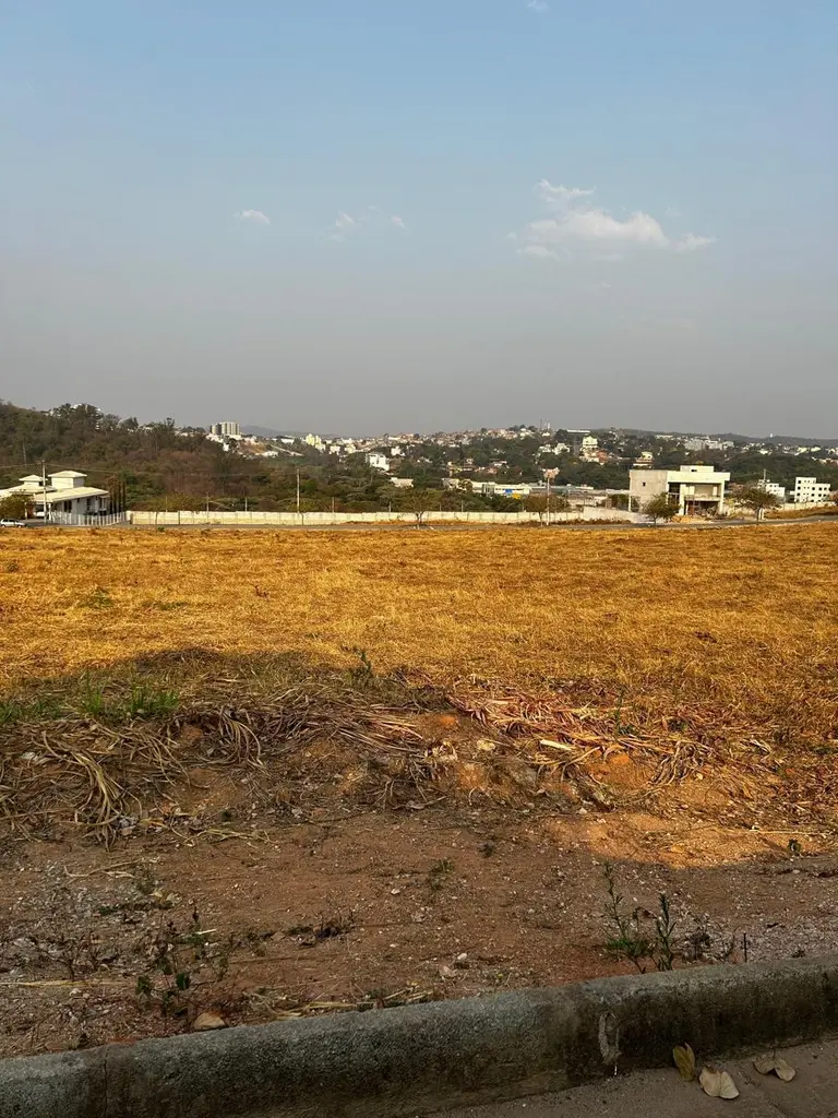 Lotes à venda no Condomínio Mont Vert