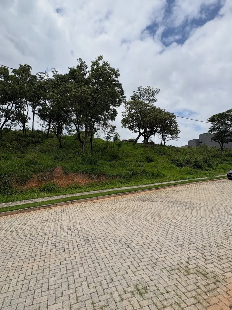 Lote 1.004 m² à venda no Condomínio Mirante Sul