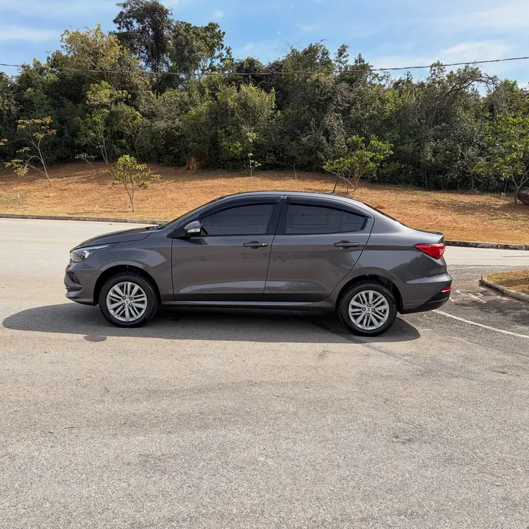Fiat Cronos 2025 Automático — 10 mil km