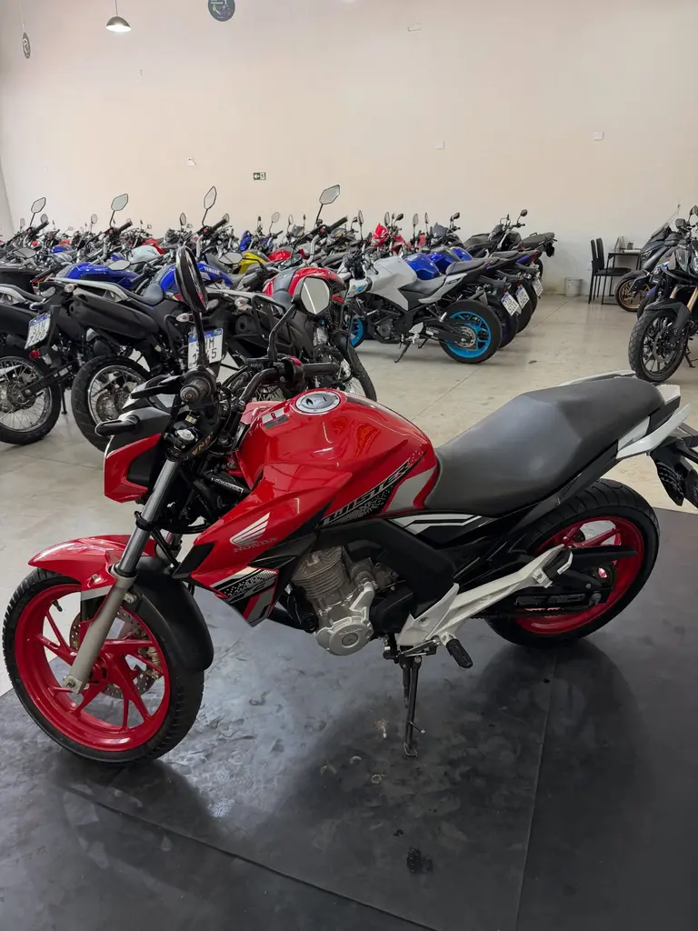 Honda CB Twister 250 – 2021, 22 mil km