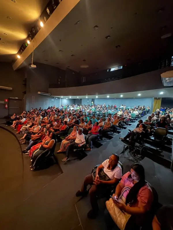 Prefeitura de Itaúna reúne as 108 famílias beneficiárias do residencial Santa Edwiges I