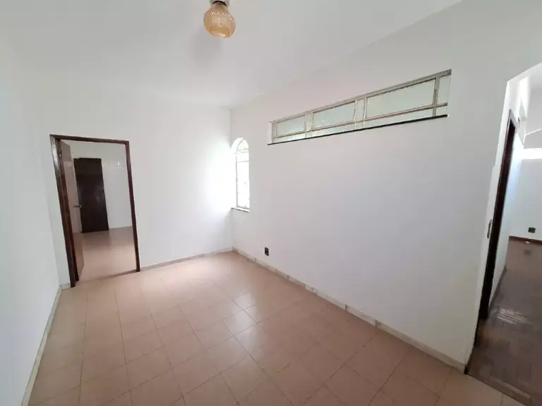 Apartamento com ótima localização — 3 quartos no Centro, para alugar