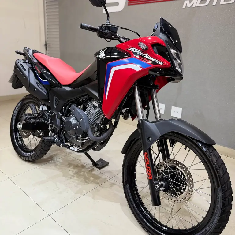 Honda Sahara 300 2026 – 3.800 km
