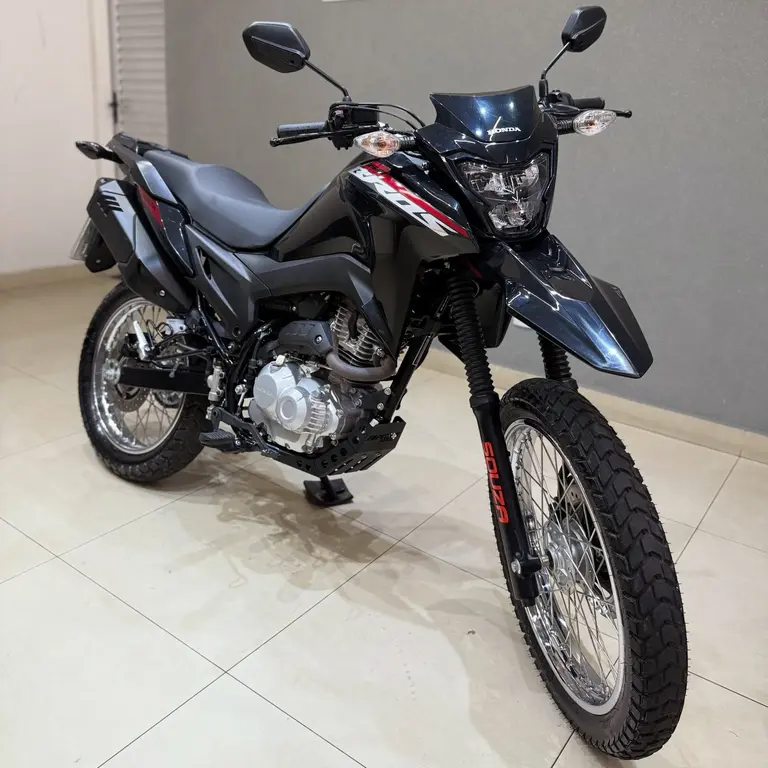 Honda Bros 160cc 2025 – 7.000 km na Vila Nazaré