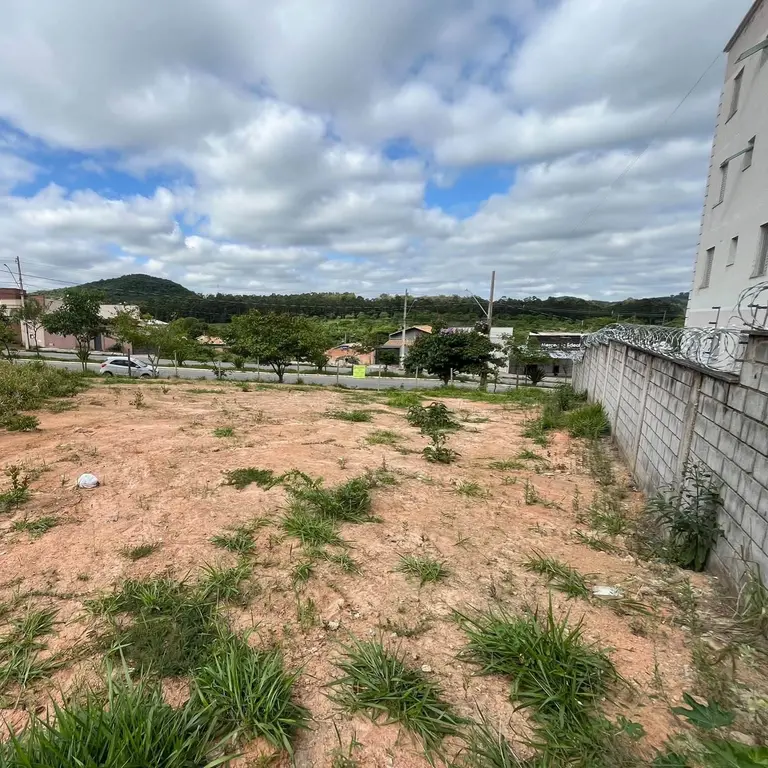 Lote de 427m² à venda no Peixotas