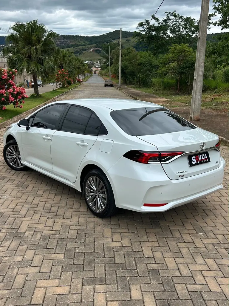 Toyota Corolla XEi 2.0 2025 – 26 mil km