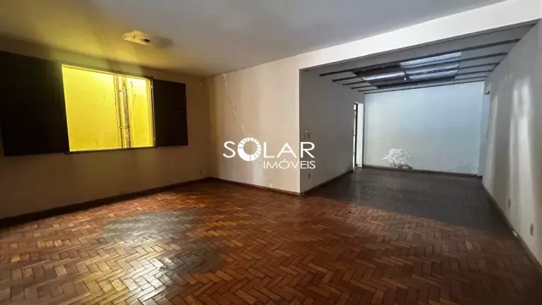 Casa Exclusiva à Venda no Centro com 4 quartos