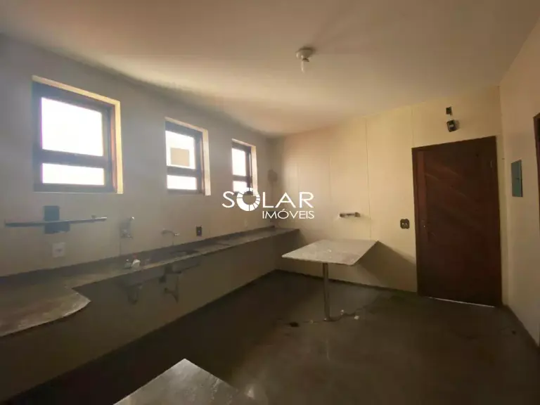 Casa comercial para locação no Centro – 317 m²