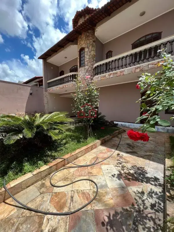 Casa à venda, 5 quartos, 2 suítes, 4 vagas, Belvedere
