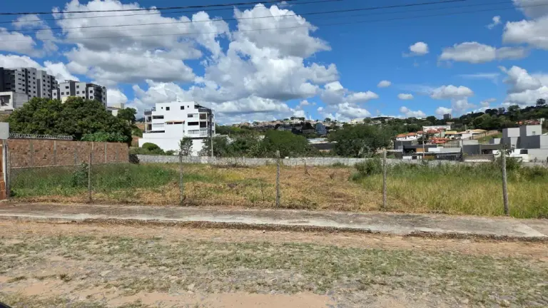 LOTE à venda, TROPICAL