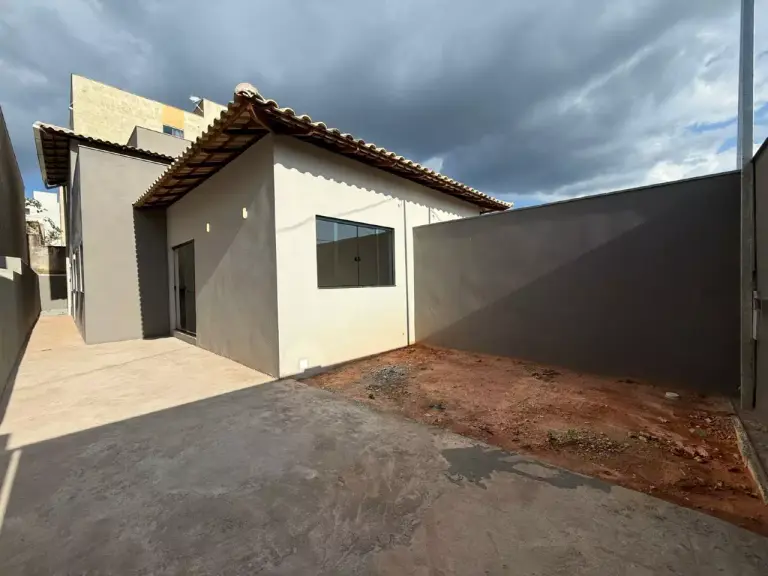 CASA à venda, 3 quartos, 1 suíte, 2 vagas, RECANTO DAS PEIXOTAS