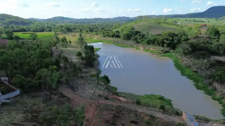 Vendo terreno de 69 mil metros em Itaúna na área rural!