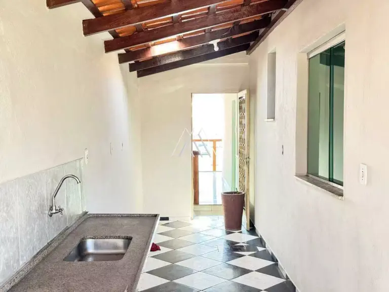 Imóvel com Casa, Barracão e Loja à venda no Centro de Itaúna