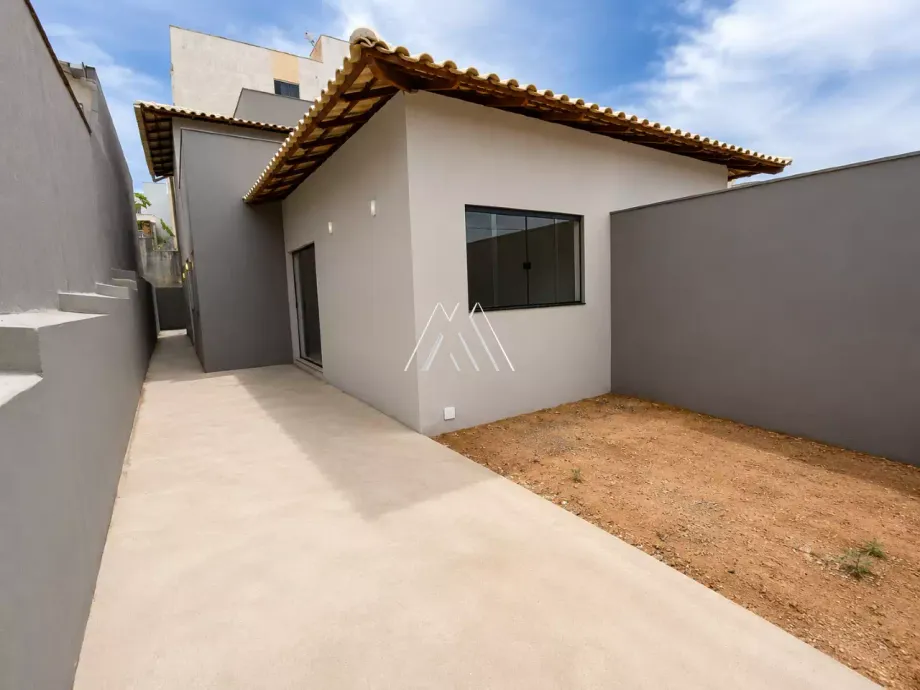Casa 3 quartos à venda no Recanto das Peixotas em Itaúna