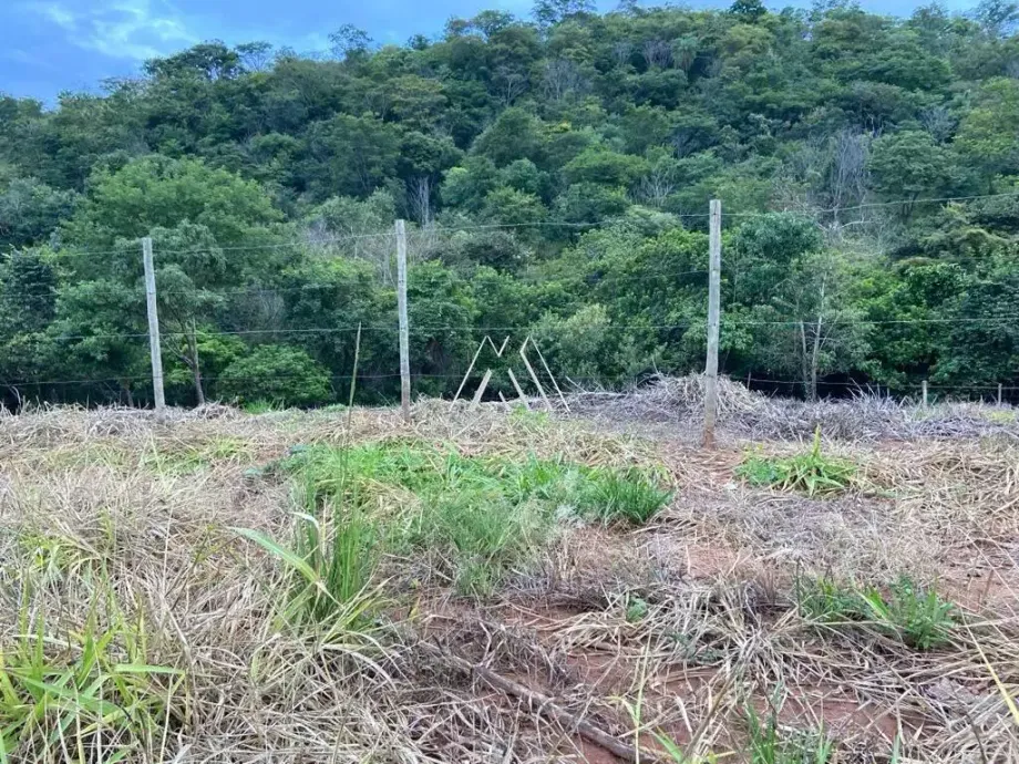 Vendo lote no Jadir Marinho com 300m² de área!