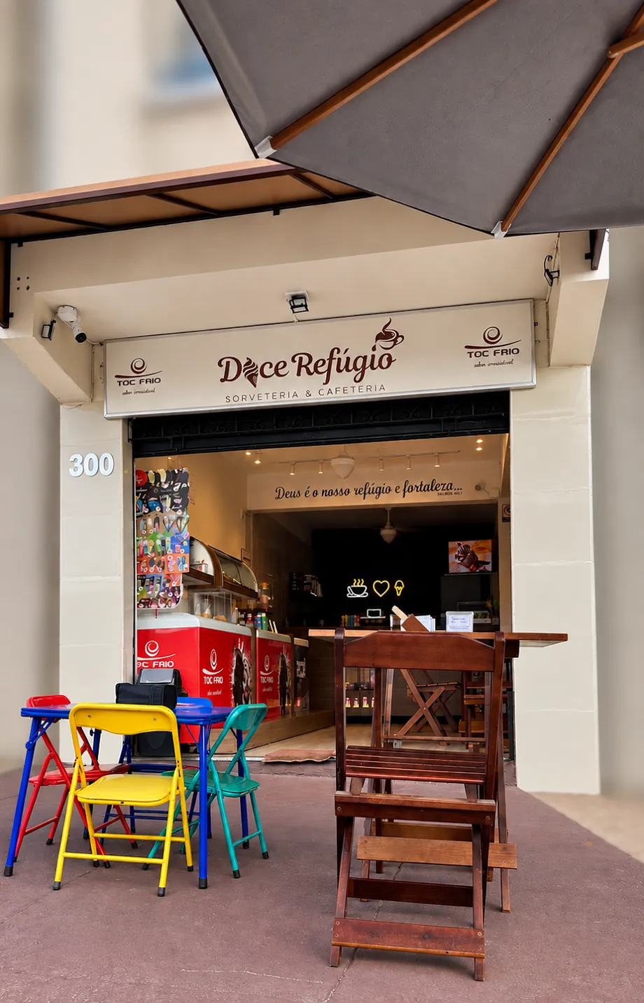 DOCE REFÚGIO SORVETERIA & CAFETERIA