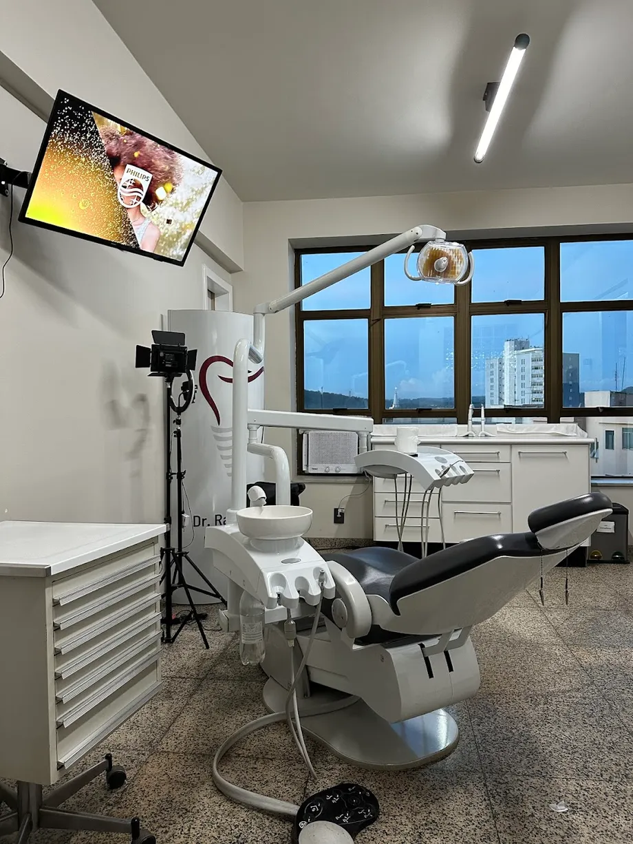 Dr. Lucas Rodrigues Odontologia Estética