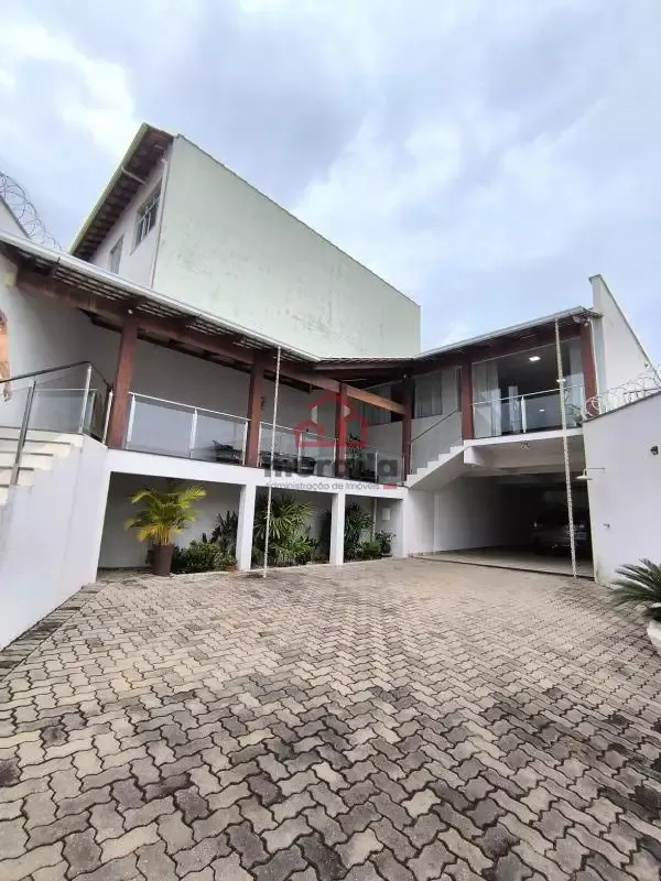 Casa 3 quartos com suíte no Vale das Aroeiras