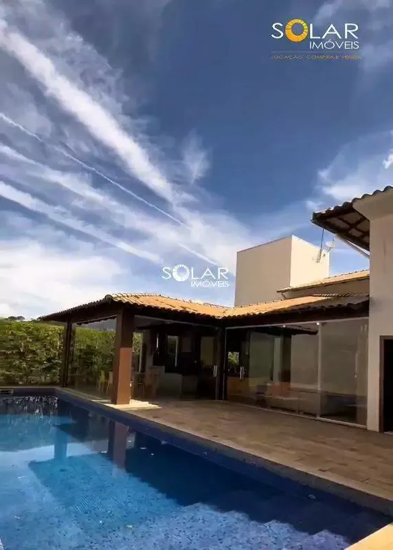 Casa de alto padrão à venda no Condomínio Granja Glória