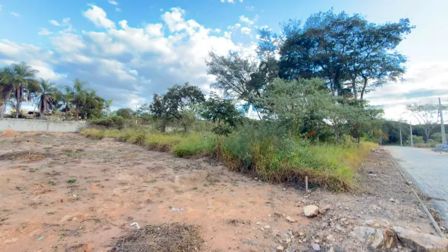Lote de 500 m² à venda no Recanto da Serra