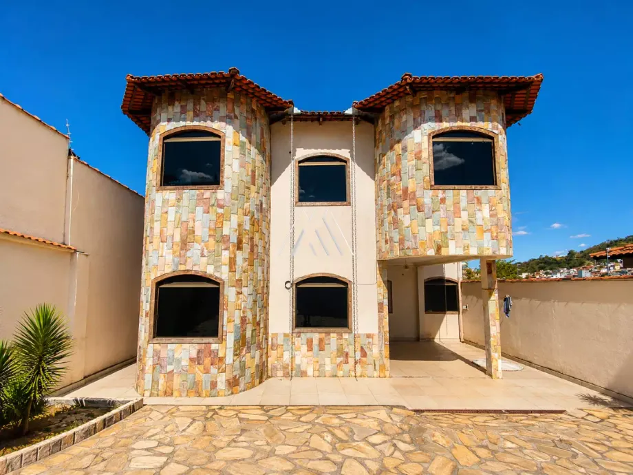 Casa 5 quartos à venda no Santo Antônio em Itaúna