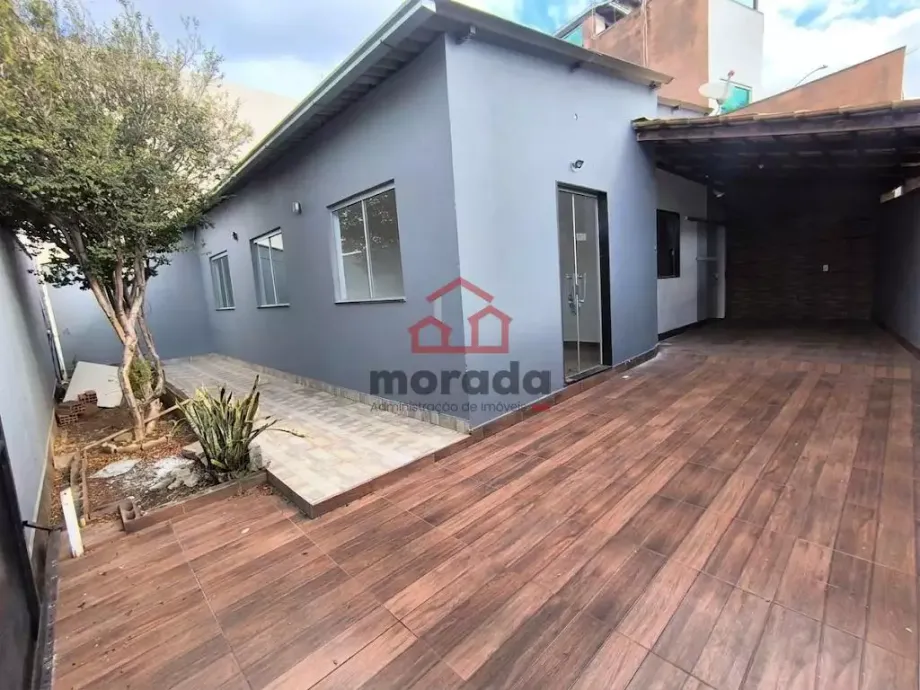 Casa para alugar – 3 quartos (1 suíte), 2 vagas no Residencial Veredas