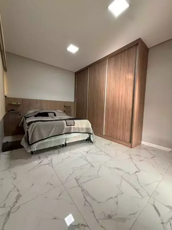Casa à venda, 4 quartos, 2 suítes, 1 vaga, Aeroporto
