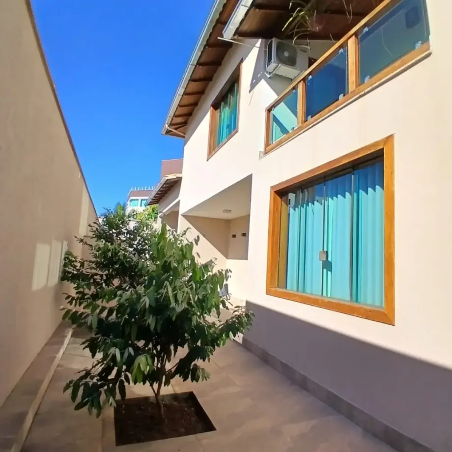 Casa 260 m² com 3 suítes no Belvedere