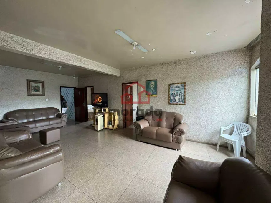 Casa à venda no Universitário, 3 quartos e 5 vagas
