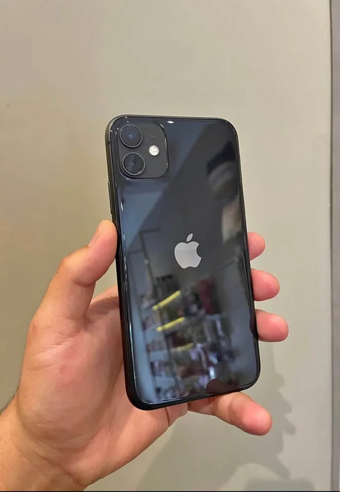 iPhone 11 64GB preto seminovo com garantia da loja