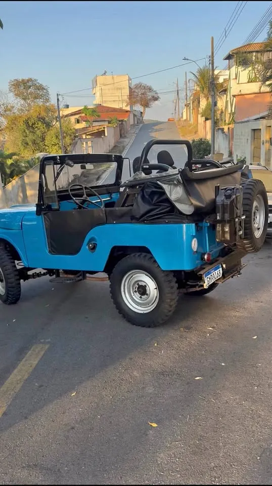 Jeep Willys 1966 à venda ou troca por carro mais caro