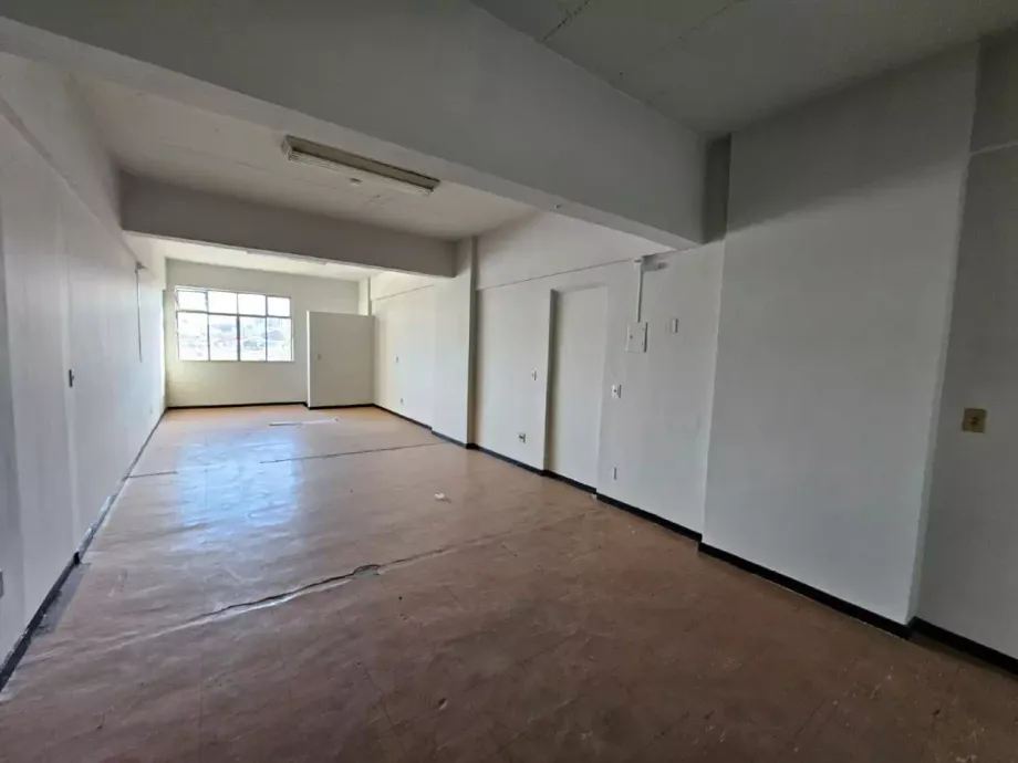 Sala Comercial 46 m² no Centro – Edifício Benfica