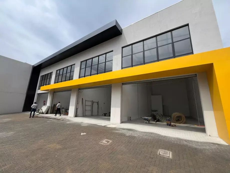 LOJA NOVA COM ÓTIMA LOCALIZAÇÃO – 100 m² no Residencial Morro do Sol